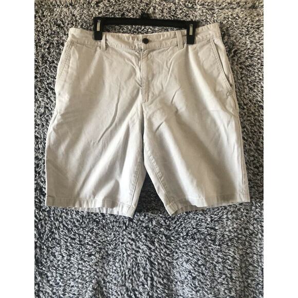 Dockers Shorts Mens Size 34 Pleated Front Light Khaki Chino Casual Slash Pockets - Picture 1 of 7